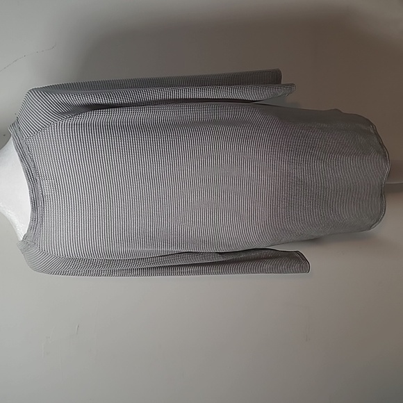 Jordan Taylor Women's Cover Up - Picture 4 of 6